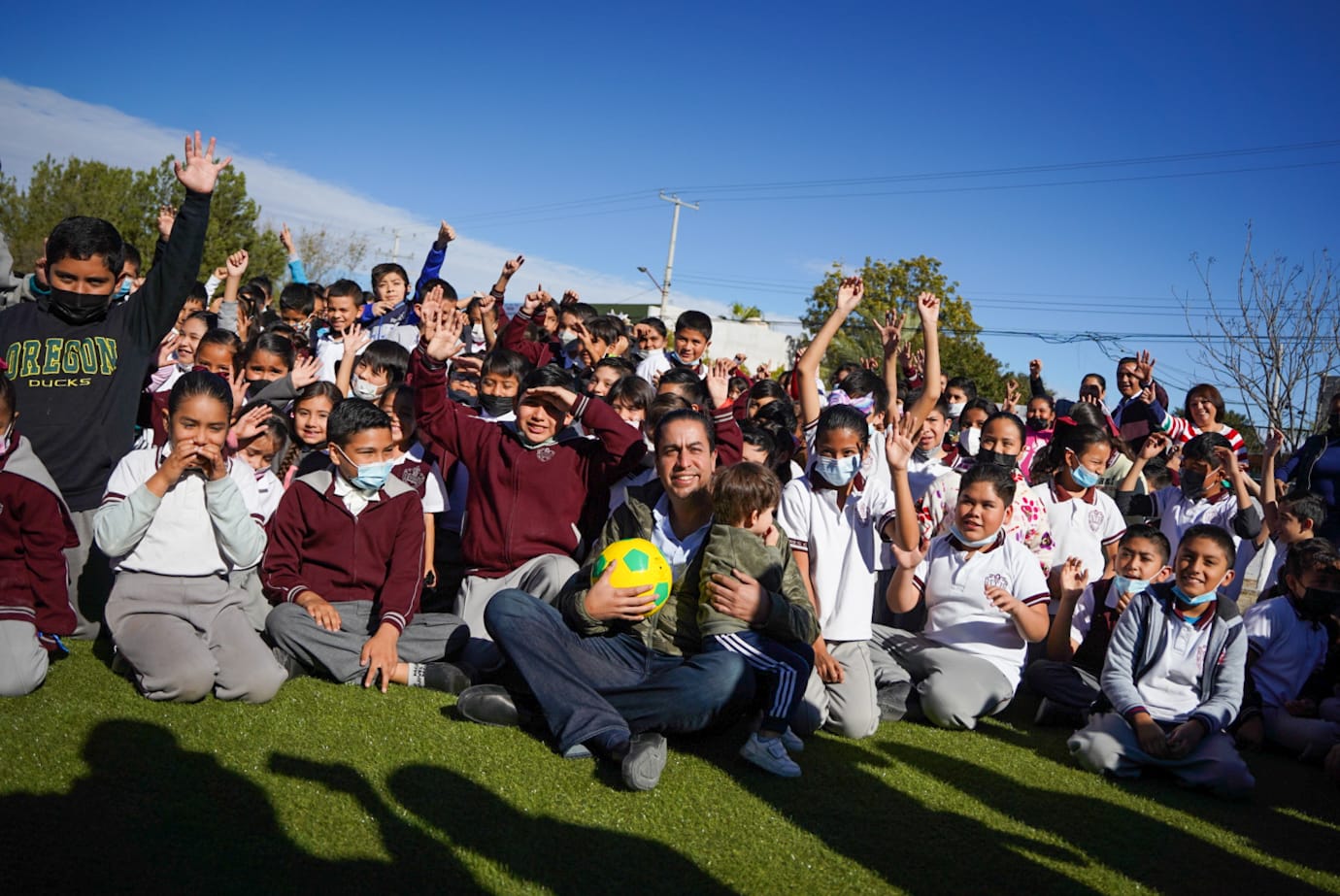 Con hechos demostramos compromiso con la educación: Chema Morales