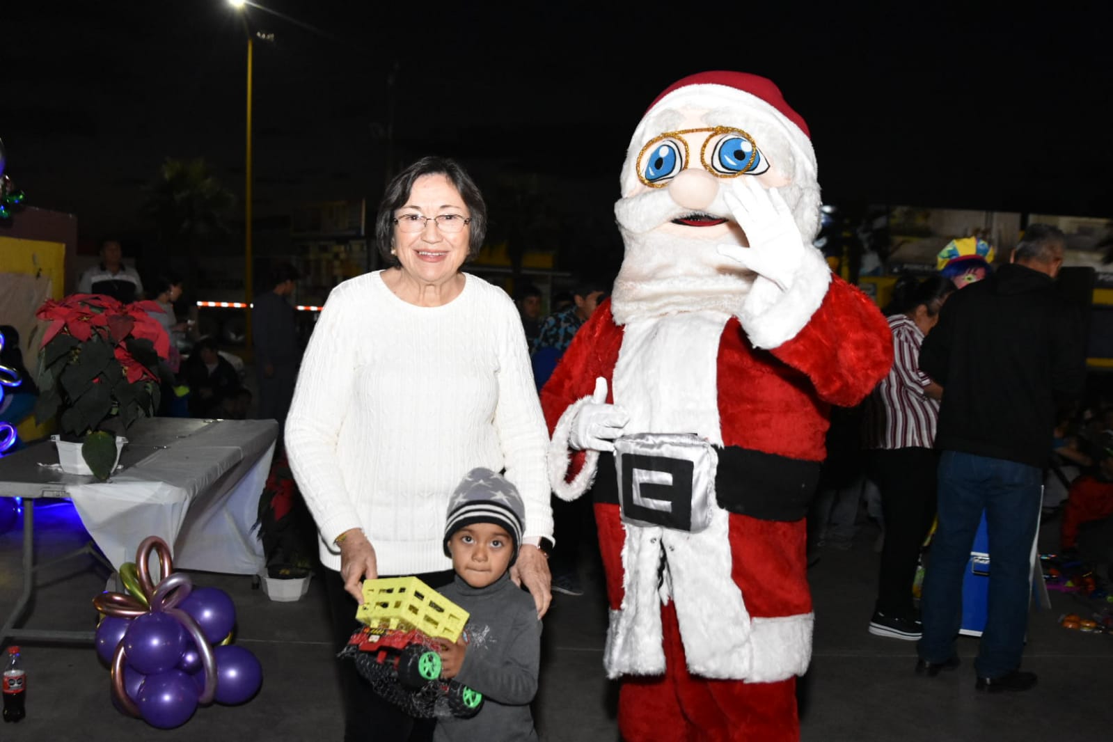 Inicia gobierno de Tania Flores posadas navideñas en los minerales de Múzquiz