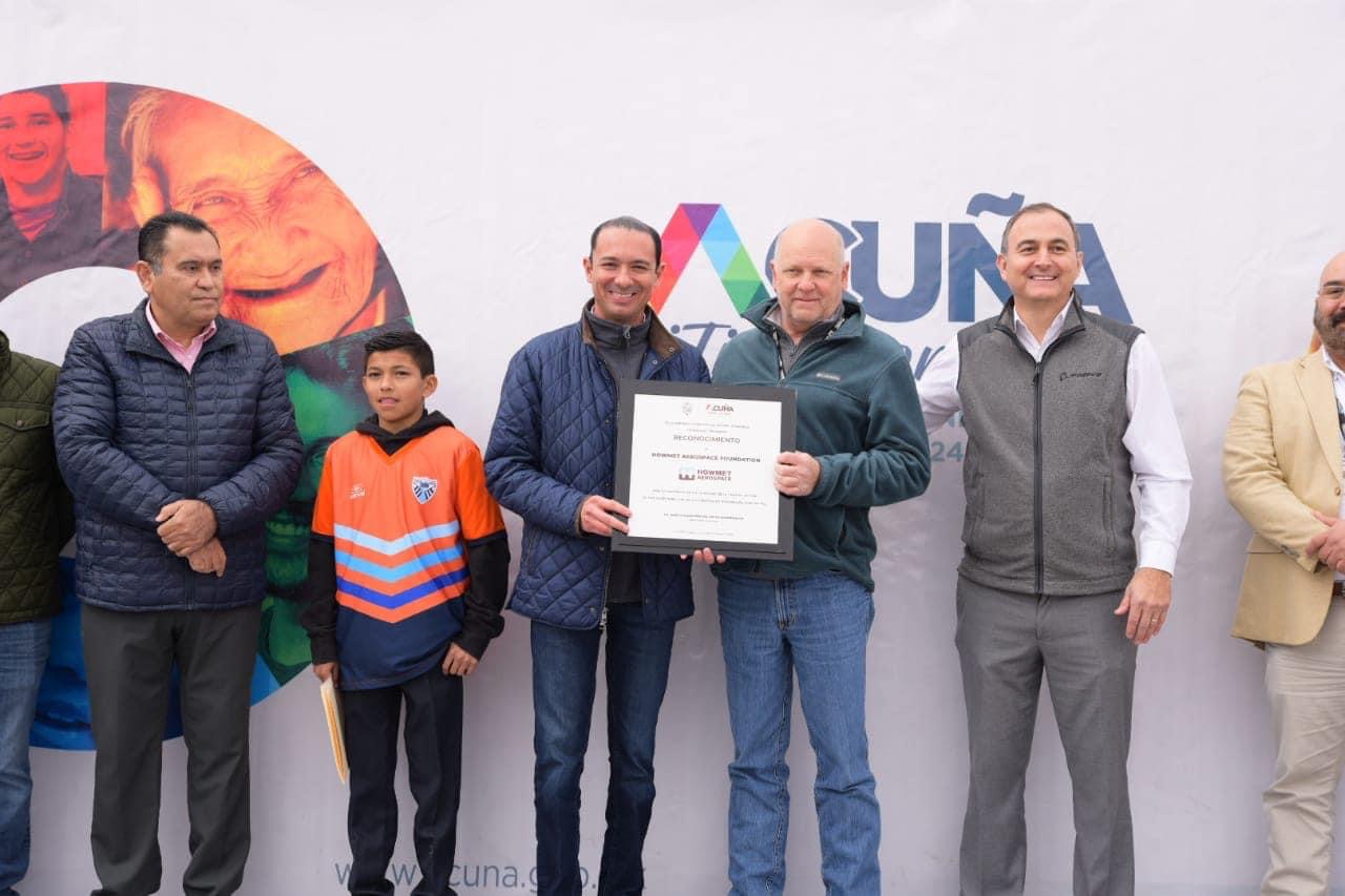 Se unen sociedad y gobierno en Acuña; fundación Howmet dona 170 mil dólares para canchas deportivas
