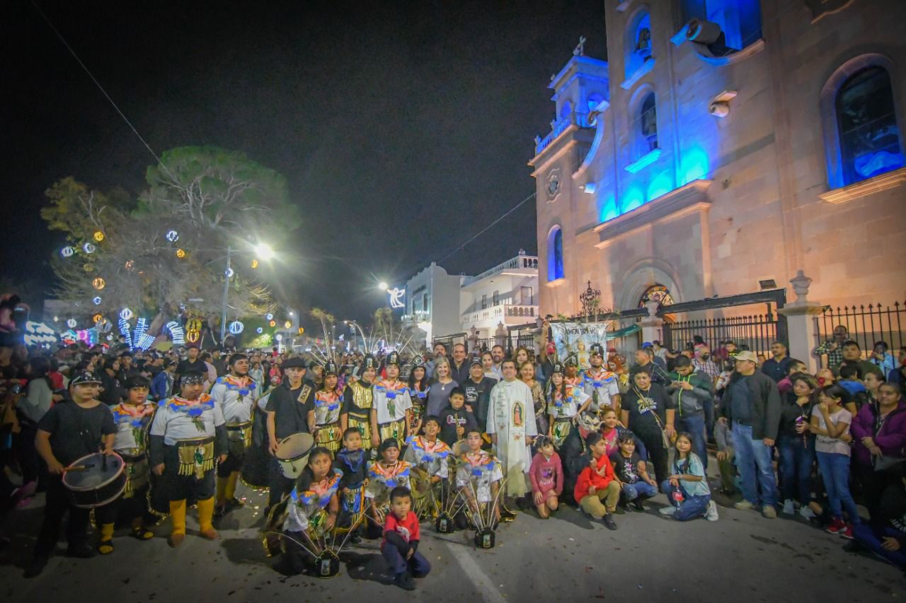 Cientos de matlachines agradecen a la Virgen en Piedras Negras