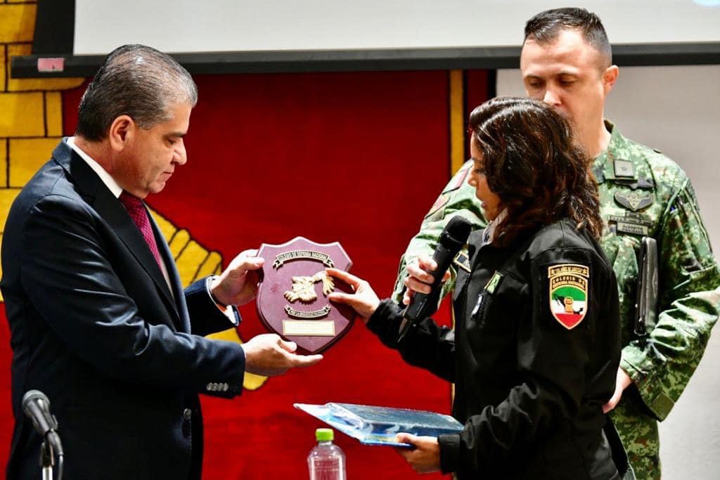 Presenta MARS modelo Coahuila de <br>seguridad ante colegio de la Sedena