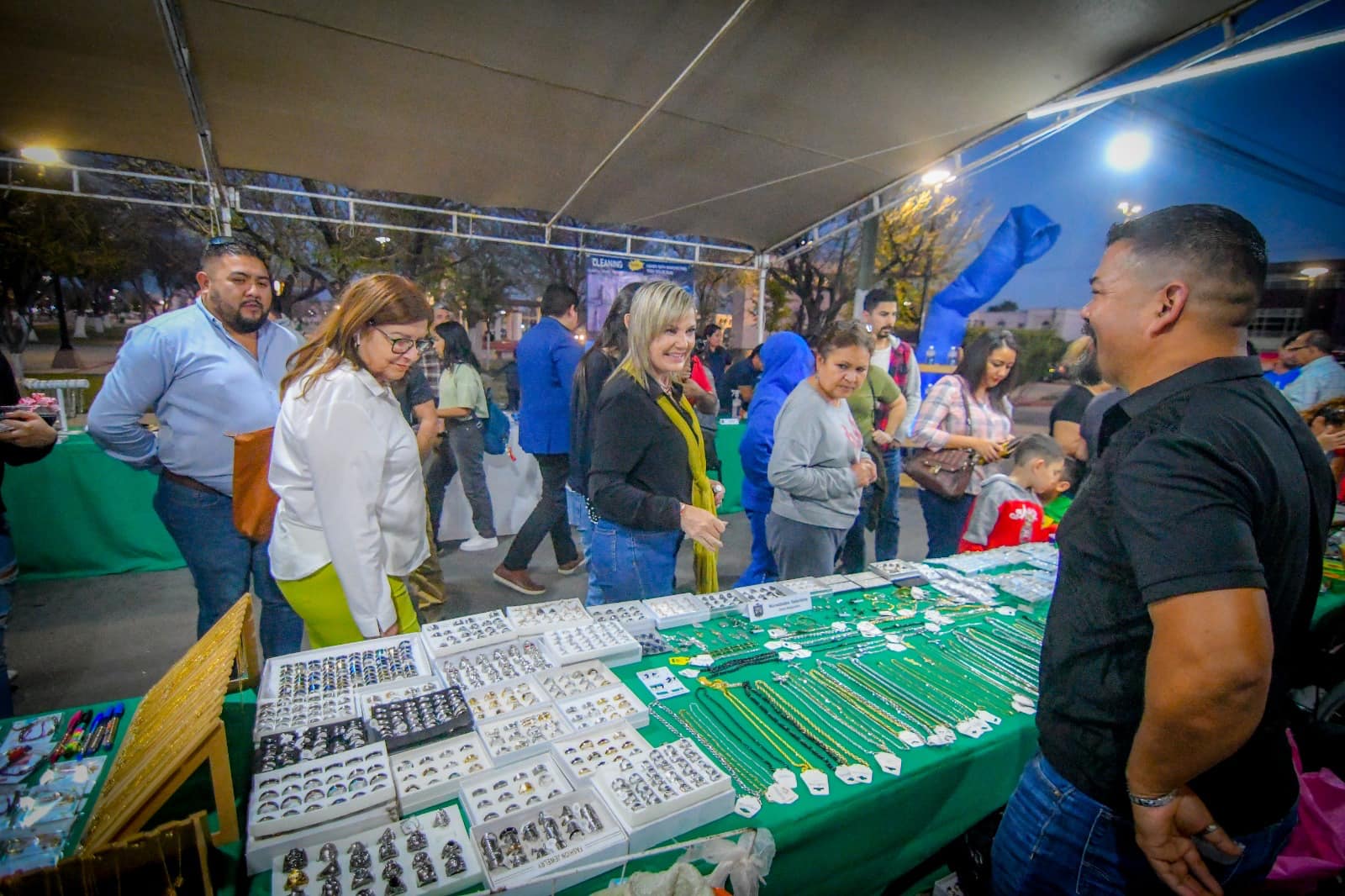 Realizan con éxito primer Expo Mercado del año en Piedras Negras