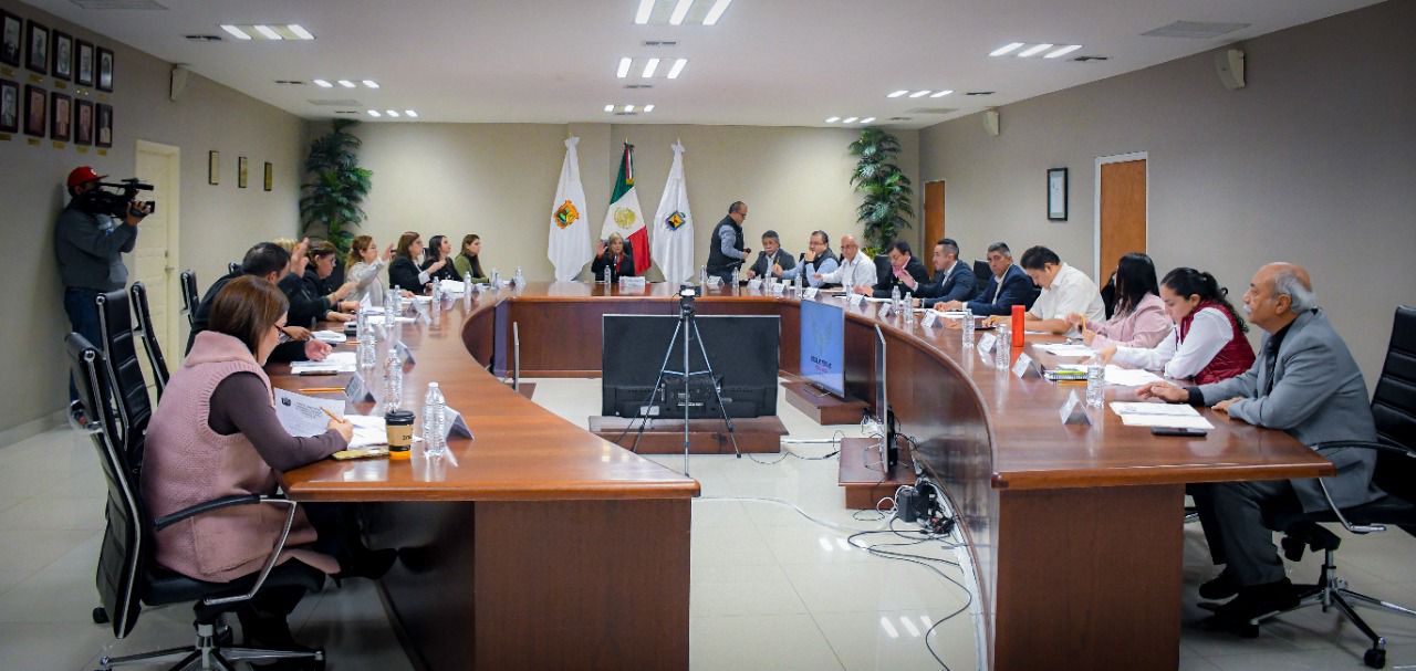 Aprueba Cabildo de Piedras Negras 500 becas para mujeres