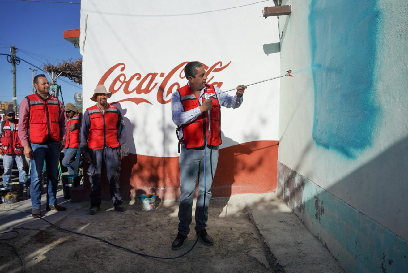 Lleva Chema Morales “Enchúlame la Casa” a la colonia Tenerías
