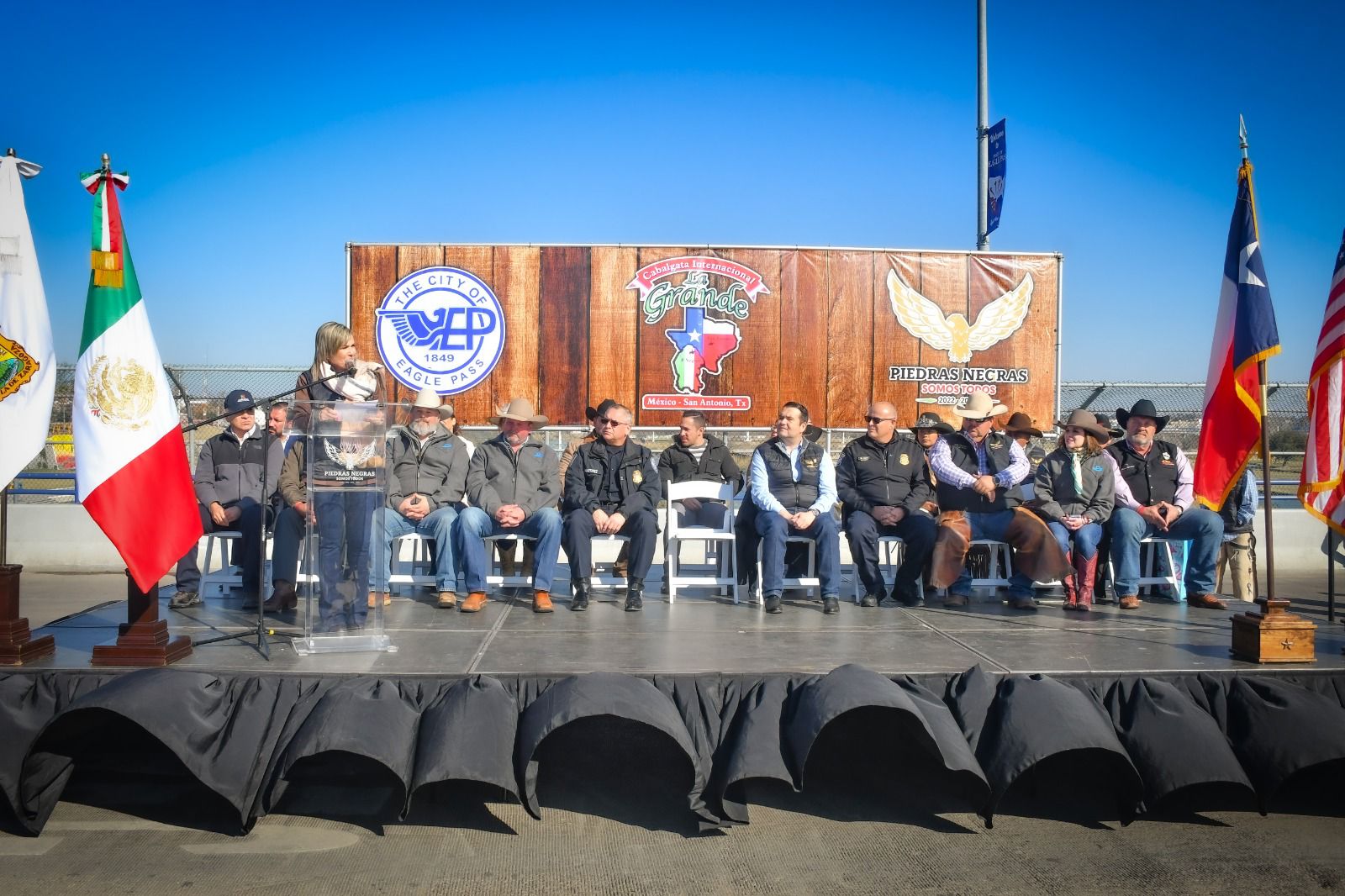 Con la hermandad de dos países, cabalgata parte de Piedras Negras a San Antonio