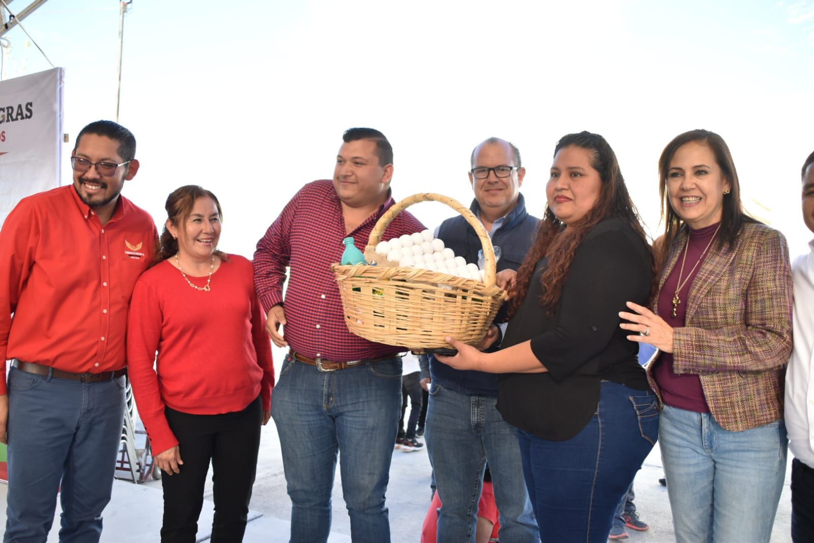 Llevan brigada de “Puertas Abiertas en tu Colonia” al centro comunitario Mover a México