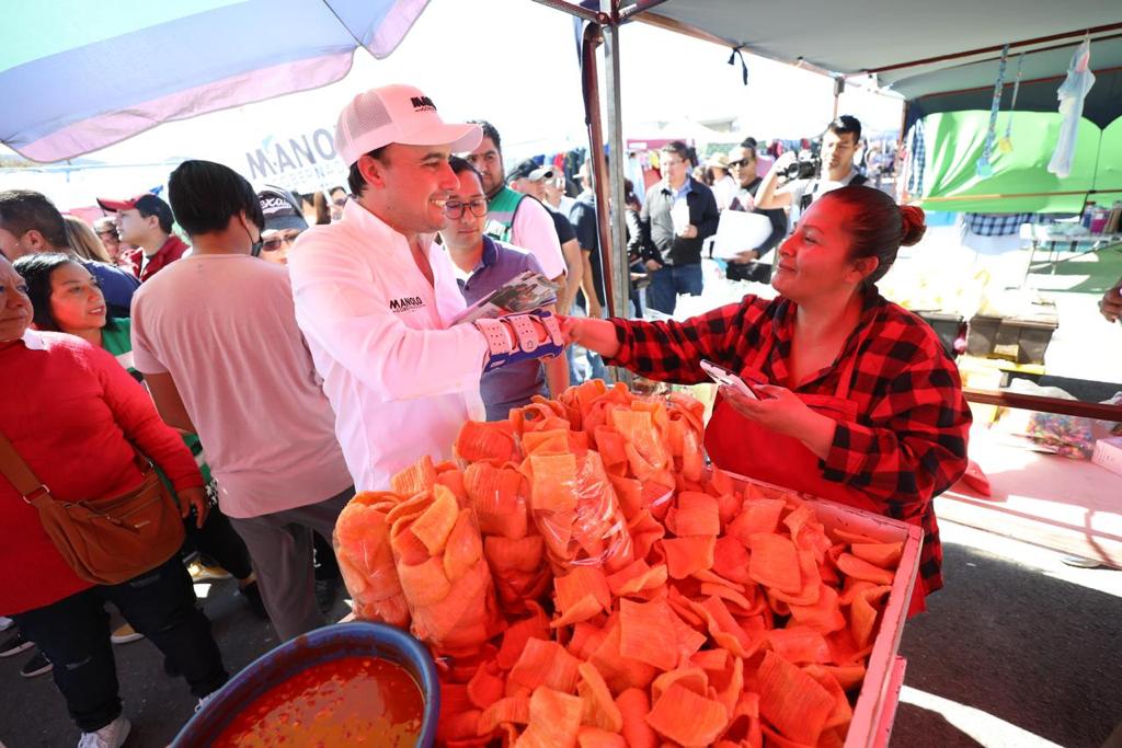 Más apoyo para las mujeres <br>emprendedoras: Manolo Jiménez