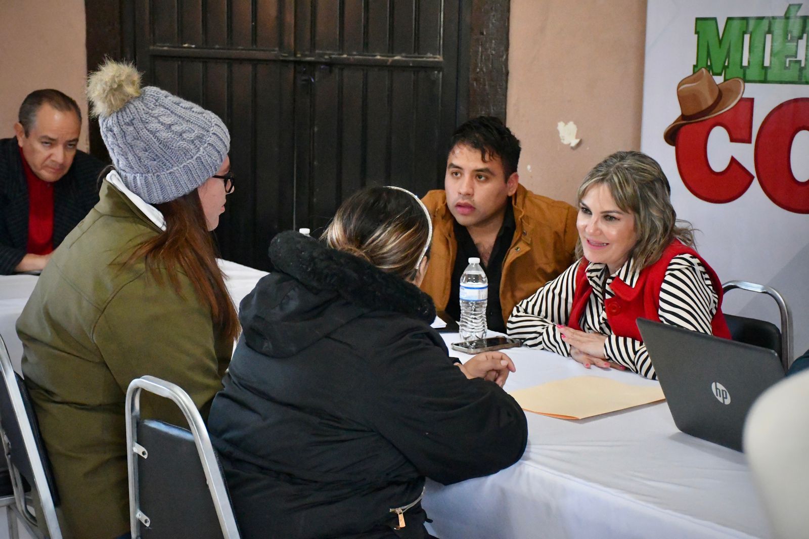 Escucha Norma Treviño a vecinos del ejido San Isidro en “Miércoles Contigo”
