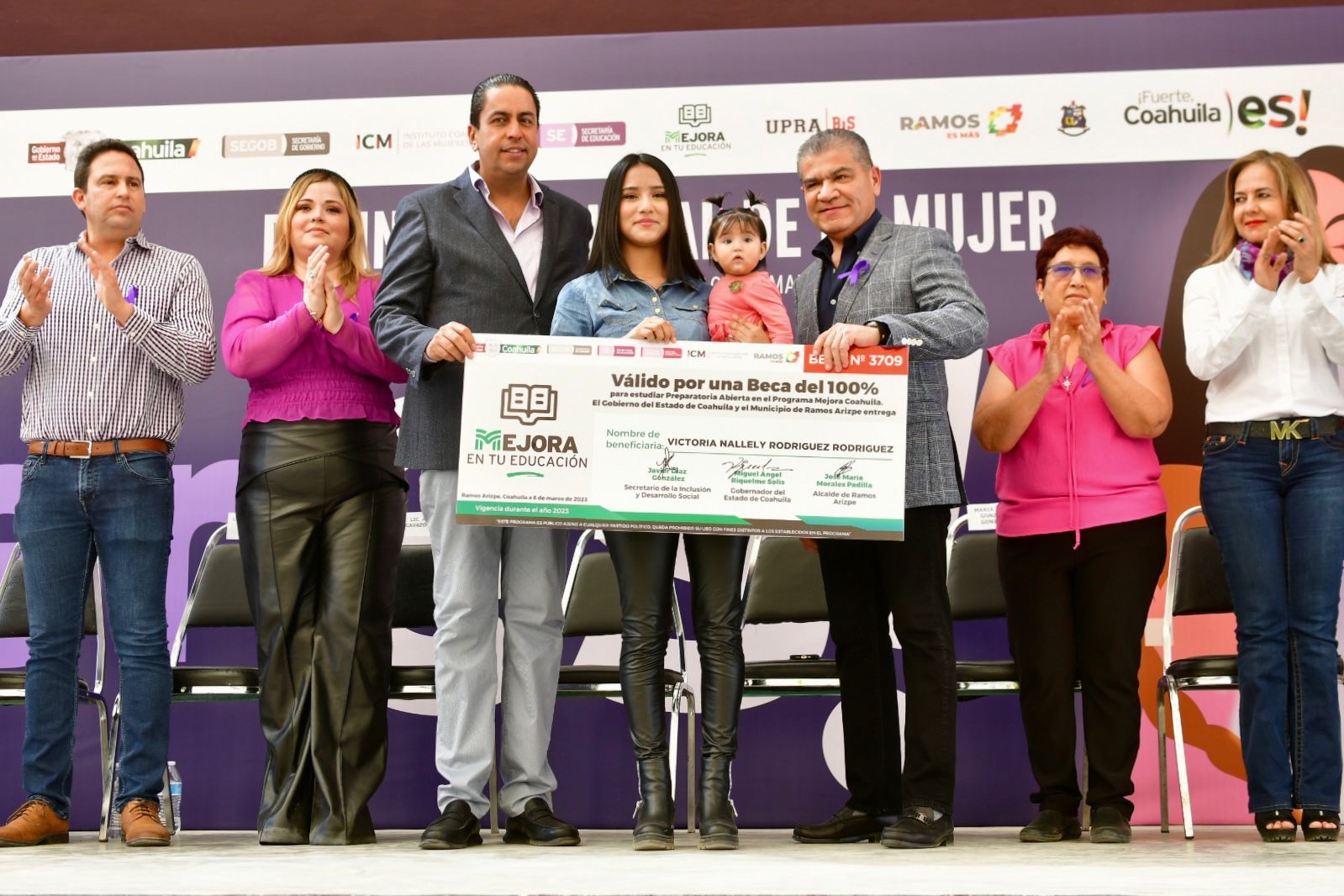 Arrancan en Ramos Arizpe programa de becas para preparatoria y licenciatura