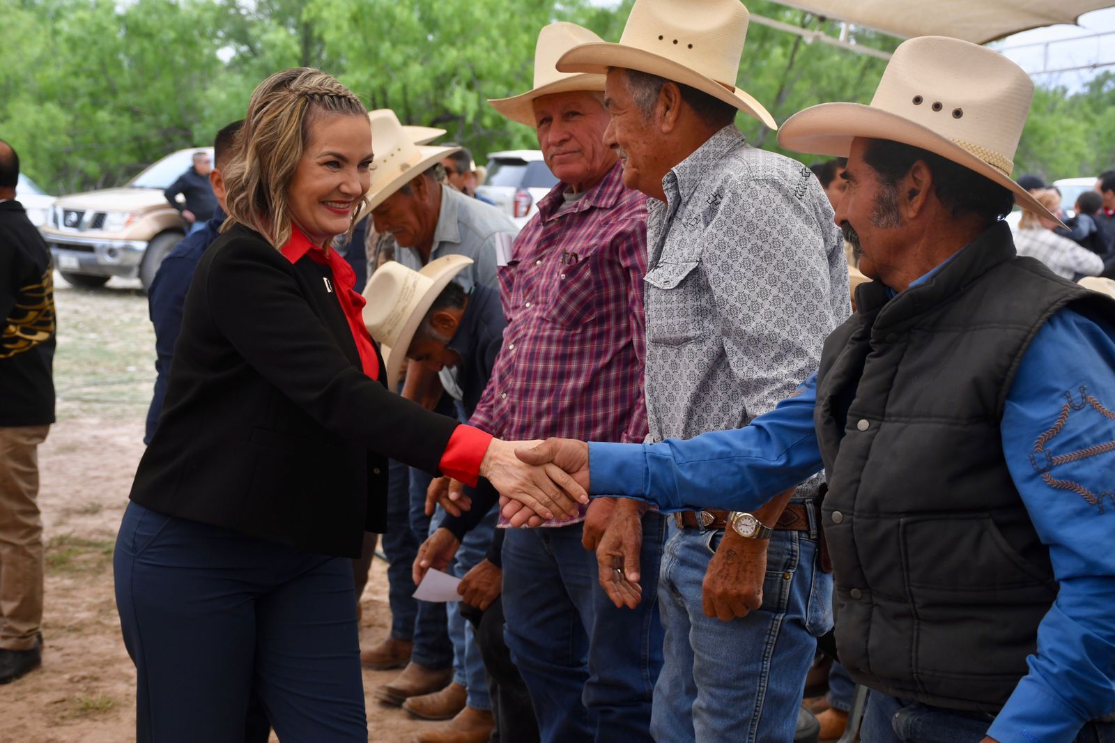 Apoyo al campo nigropetense con semilla de sorgo forrajero