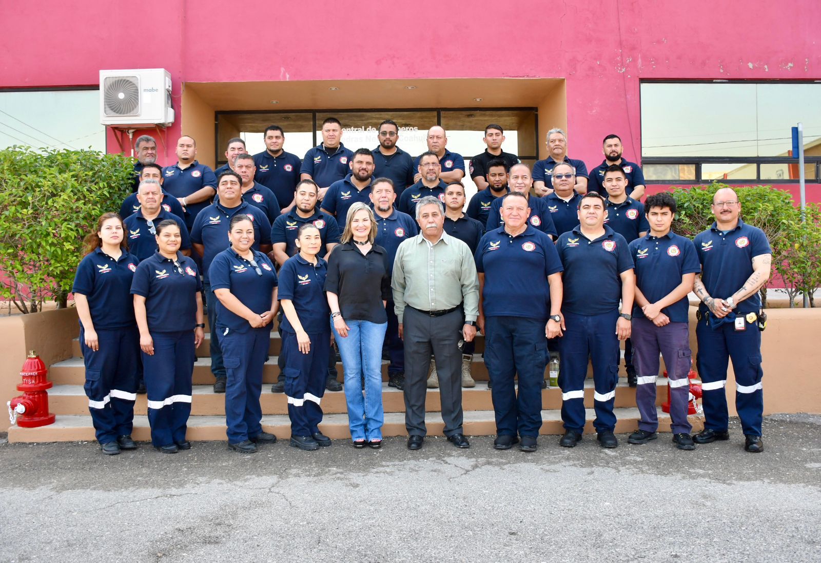 Reconocen a bombero y policía del mes en Piedras Negras