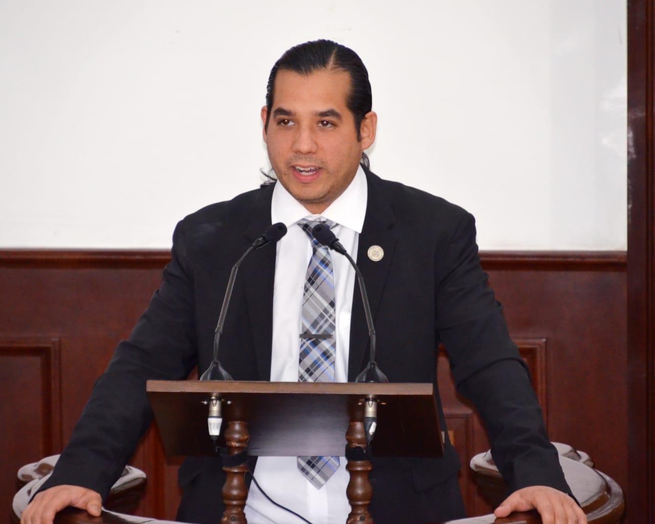 Exhorta diputado respetar y hacer conciencia sobre normas viales al conducir