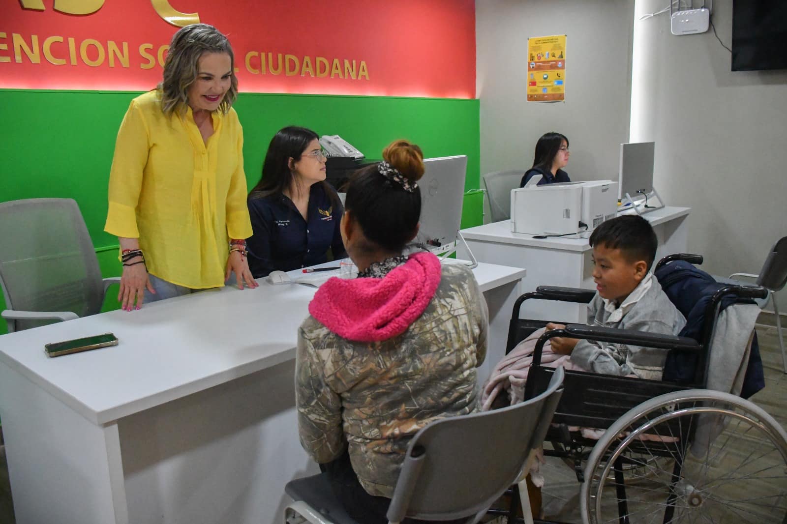 Mantiene alcaldesa cercanía con la gente; atiende a ciudadanos en brigada ‘Martes Contigo’