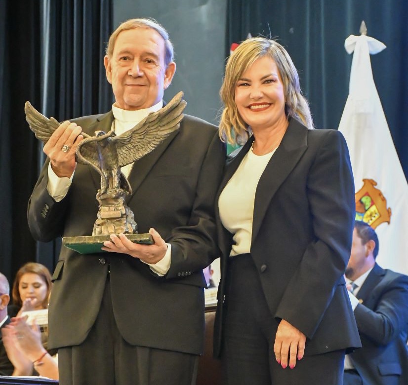 Reconocen a ciudadanos destacados con presea “Piedras Negras”