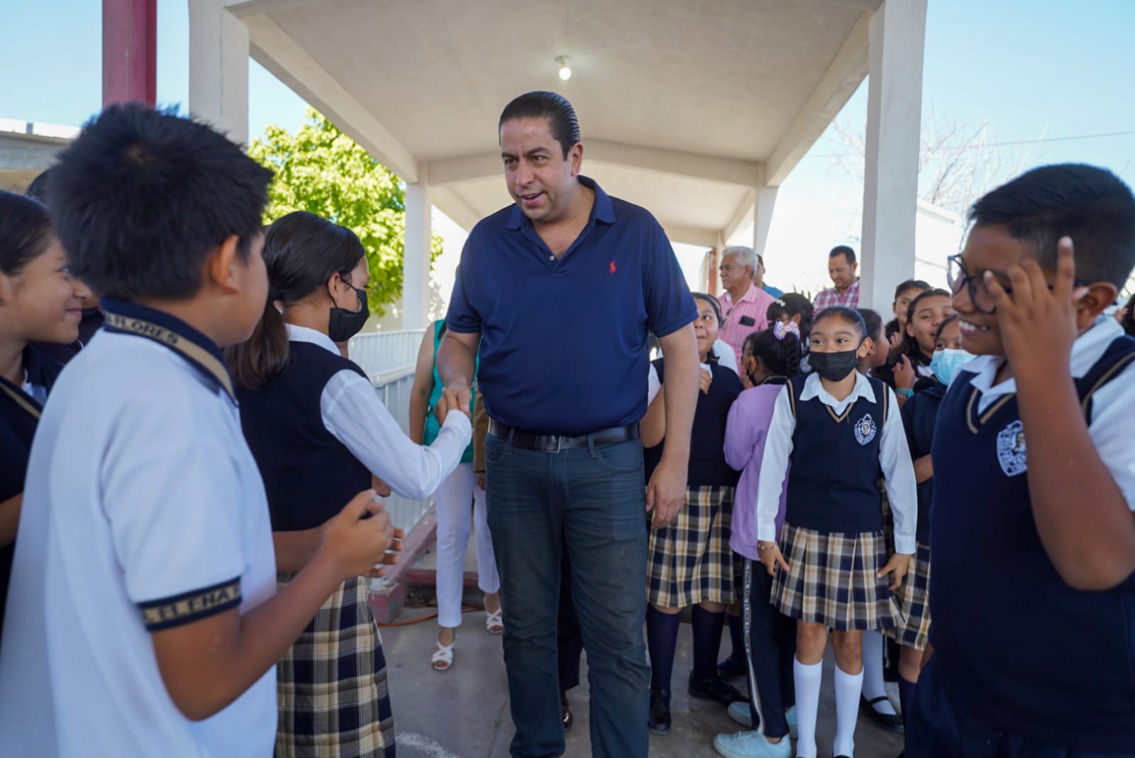 Lleva Chema Morales “Mejora tu Escuela” a primaria de “El Escorial”
