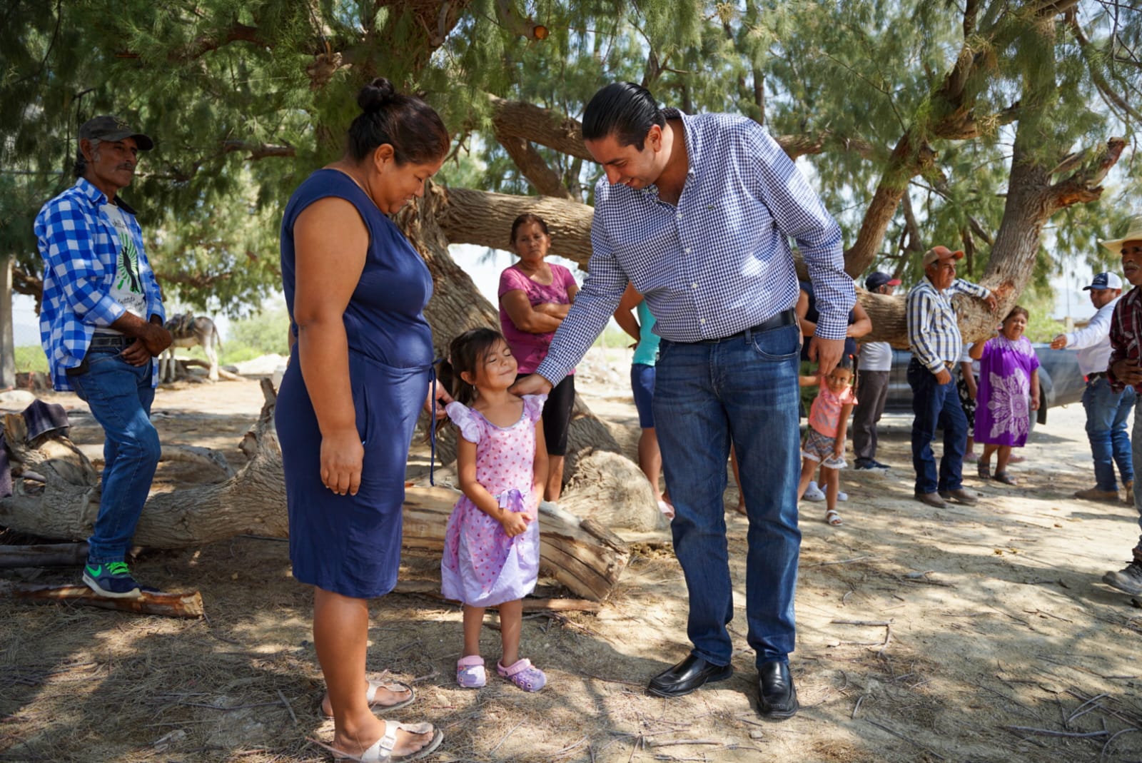 Pavimentan acceso a “Las Cuatas” y a “La Azufrosa”, en Ramos Arizpe