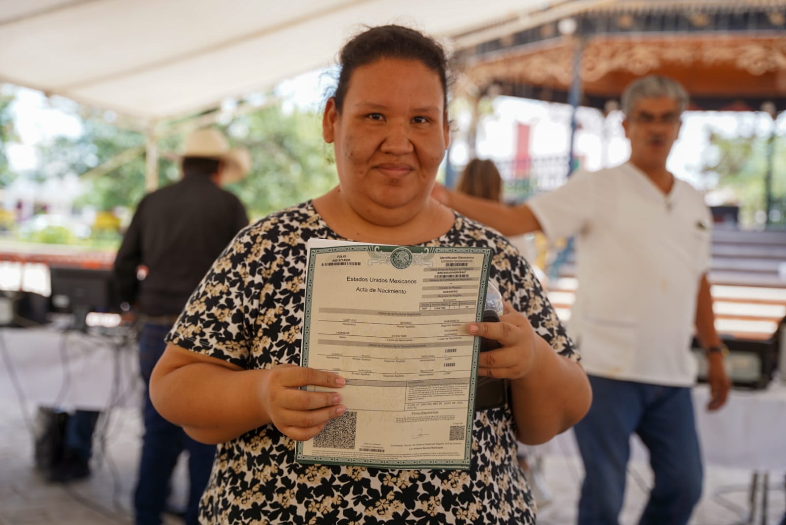 Padres de familia se benefician con jornada de Registro Civil en Ramos Arizpe