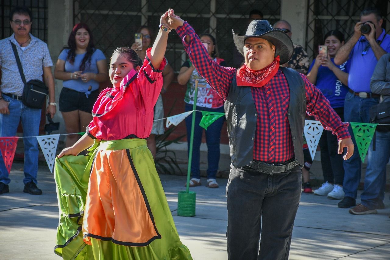 Celebran fiesta mexicana en el CAM 34