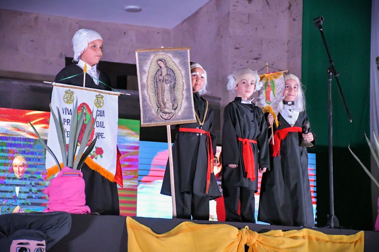 Recuerdan a héroes nacionales en certamen de personificación