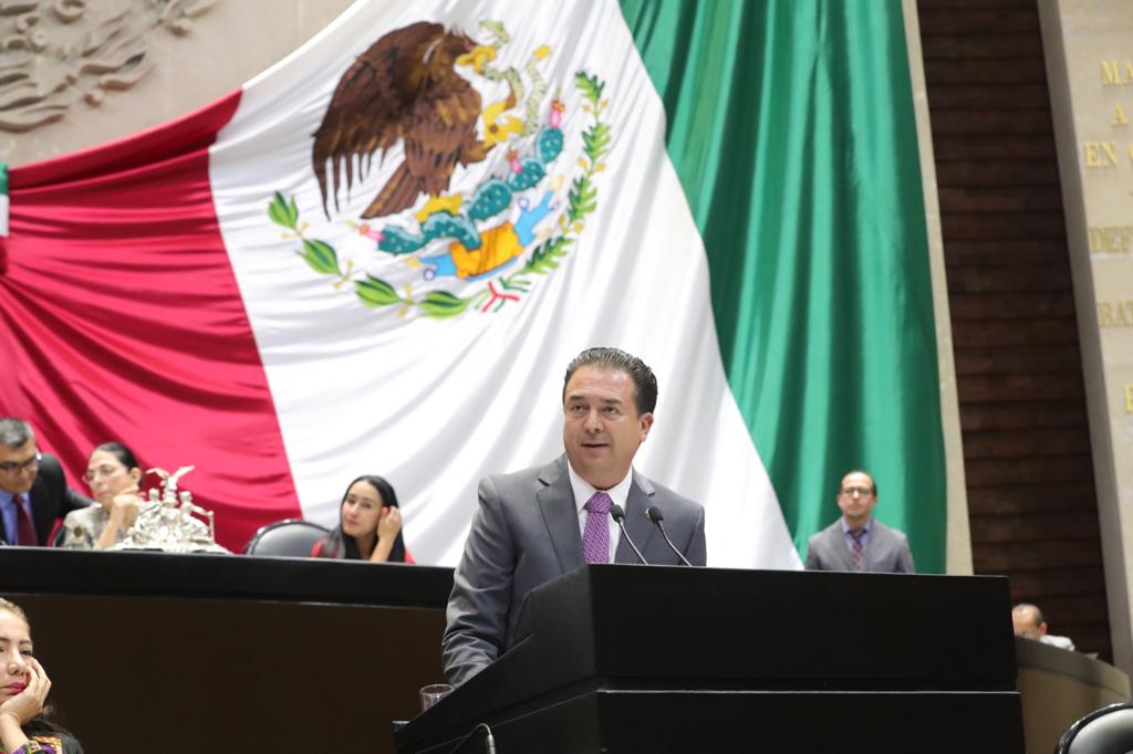 Pide Jaime Bueno debatir el futuro de la inteligencia artificial en México