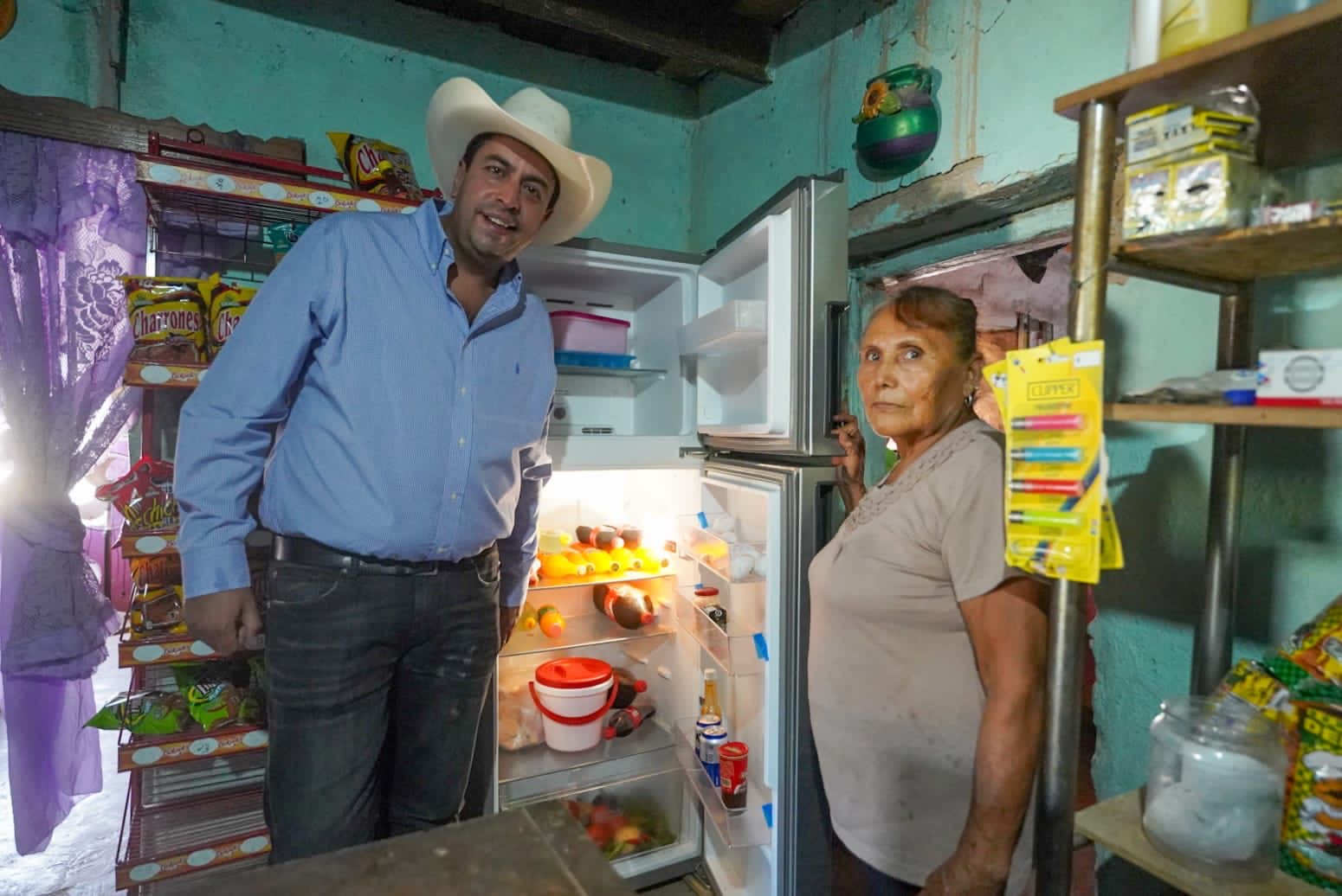 Chema Morales cumple compromisos con Tanque Tuxtepec