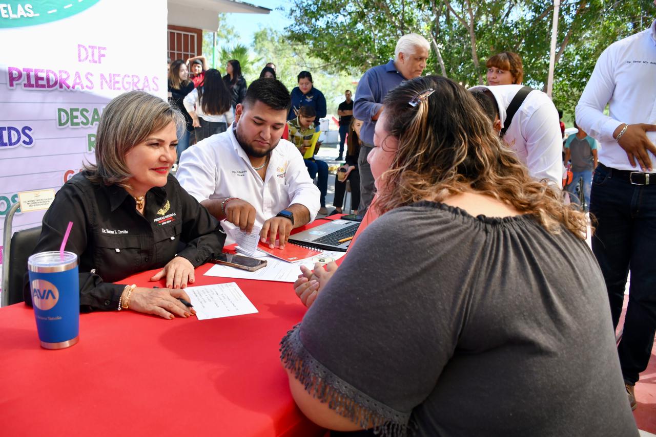 Invita alcaldesa a cabalgata contra el cáncer