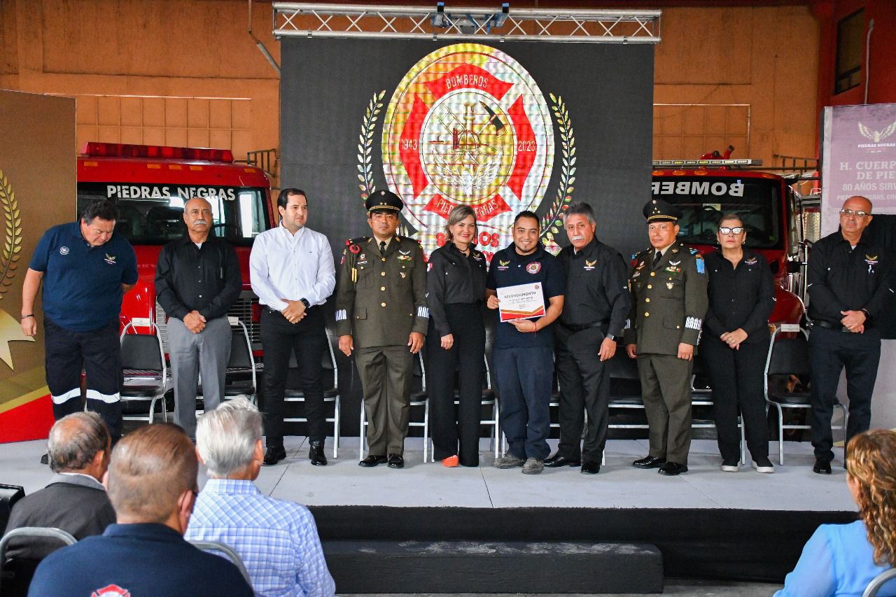 Reconocen al Heroico Cuerpo de Bomberos en su 80 aniversario