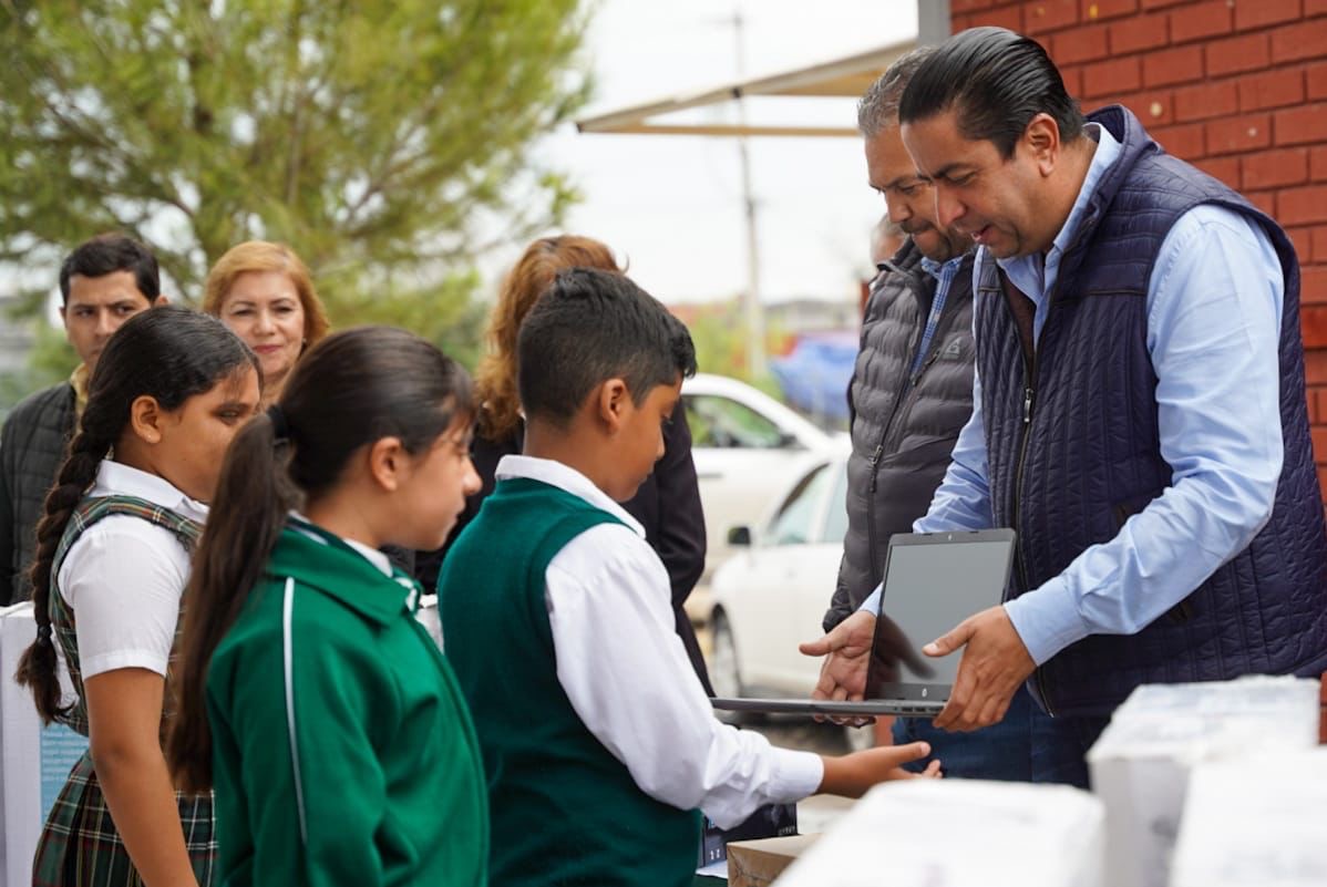 Llevan “Mejora tu escuela” a la colonia Santa Fe