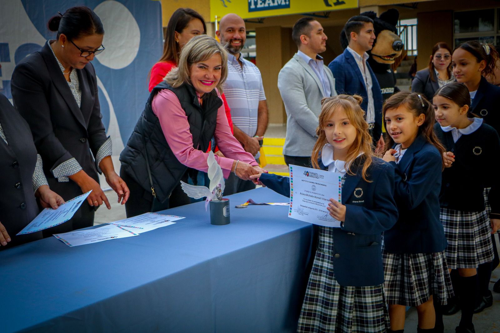 Reconocen a alumnos destacados del Instituto Cumbres