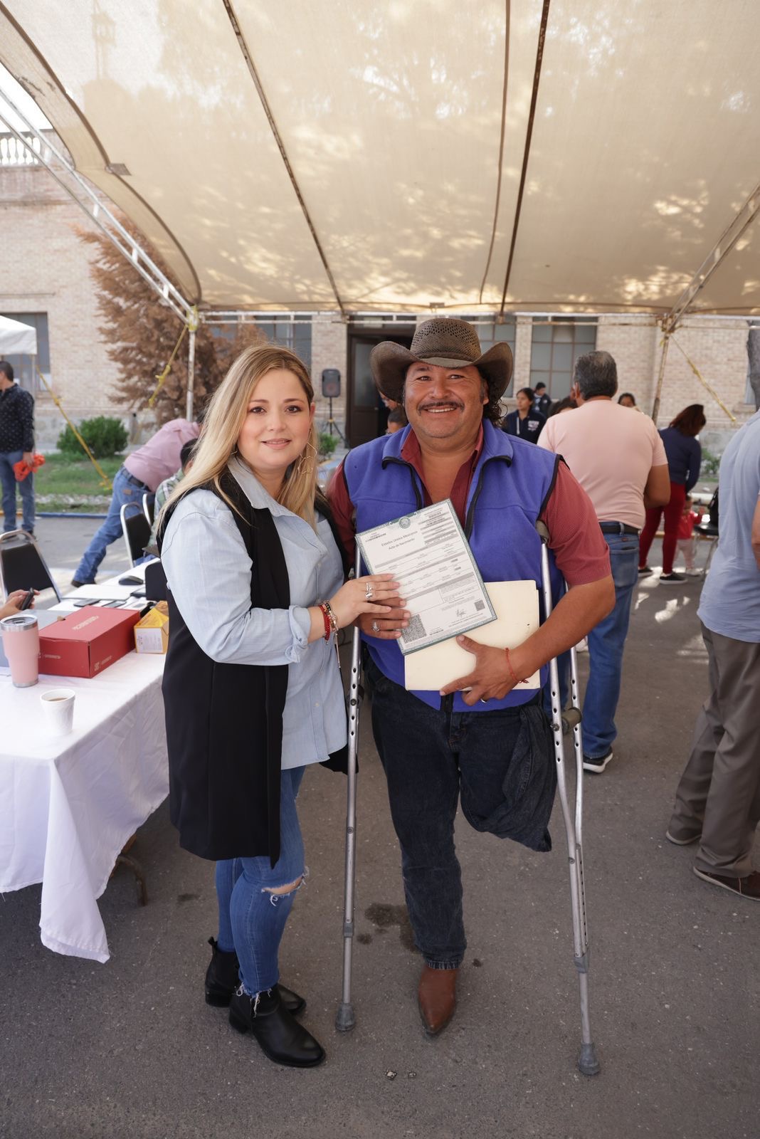 Encabeza Ana Lucía Cavazos brigada de documentos oficiales