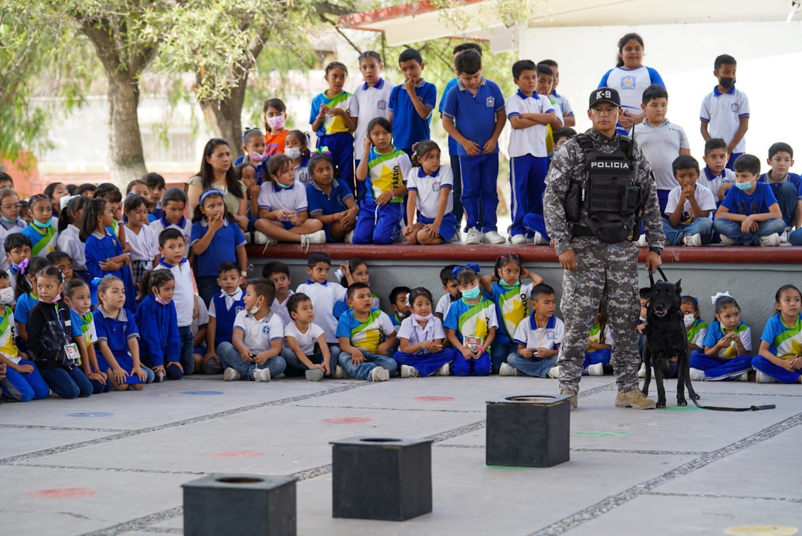 Siguen recorridos del K9 en escuelas de Ramos Arizpe