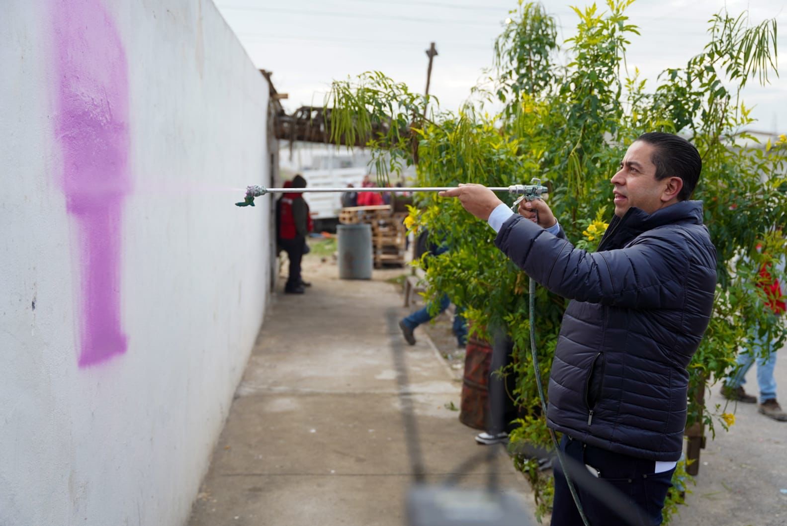 Lleva Chema Morales “Todos Chambeando” a la colonia Héctor Saucedo