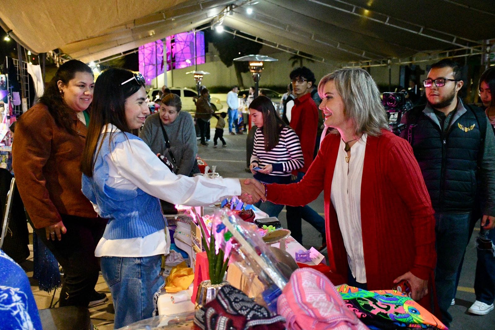 Realizan con éxito Expo Mercado