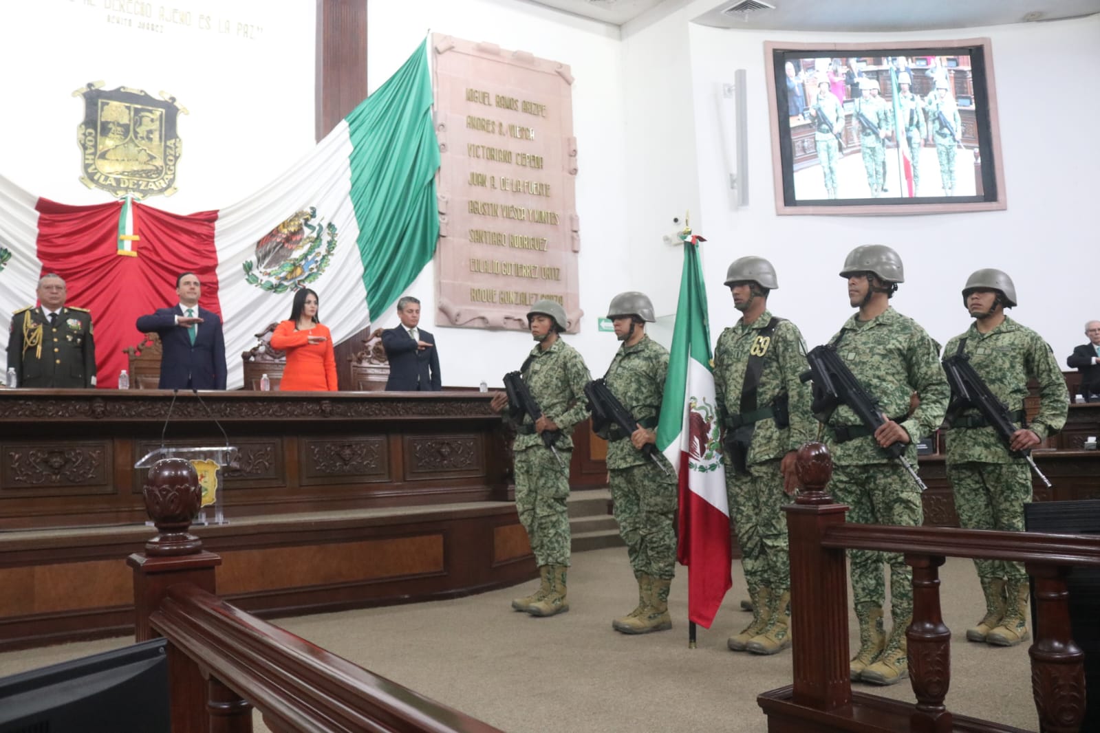 Rinde Congreso homenaje el Ejército Mexicano