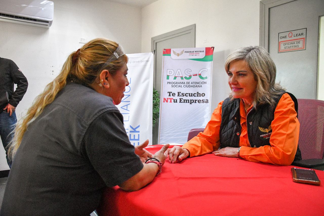 Lleva Norma Treviño servicios municipales a trabajadores de Lear