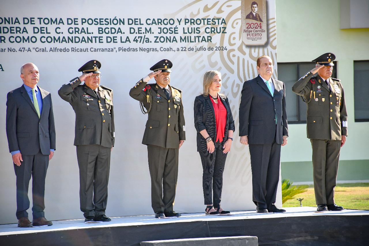 Asiste alcaldesa de PN a cambio de mando militar