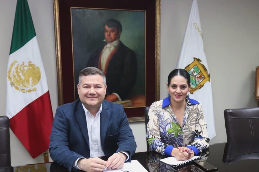 Se reúne Luz Elena Morales con presidente de la CDHEC