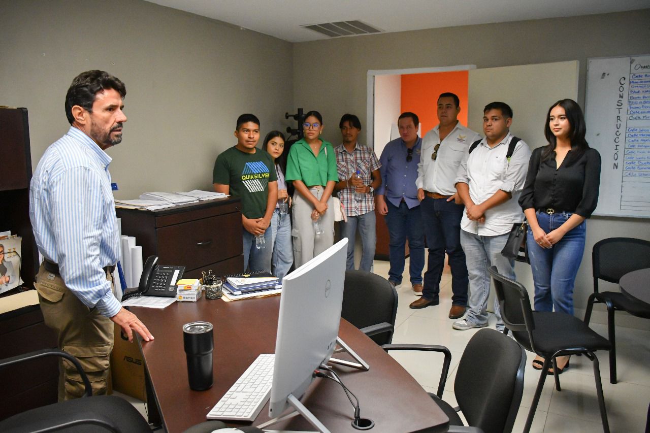 Conocen estudiantes funcionamiento de la administración municipal