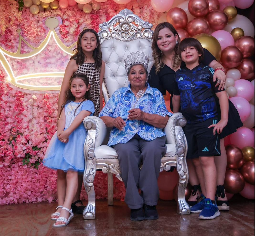 Es Angélica I la nueva reina de adultos mayores de Ramos Arizpe