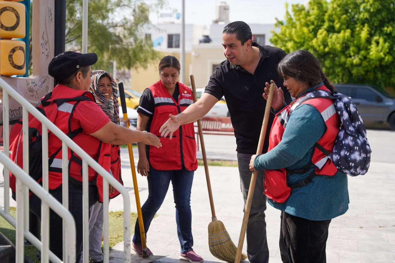 Continúan enchulando casas al poniente de Ramos Arizpe