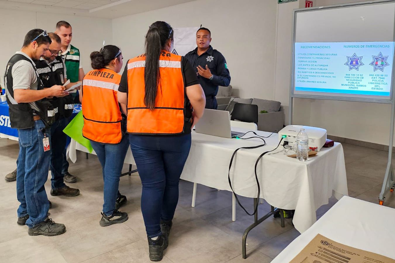 Gran apertura del sector industrial a pláticas preventivas de policía de Ramos Arizpe