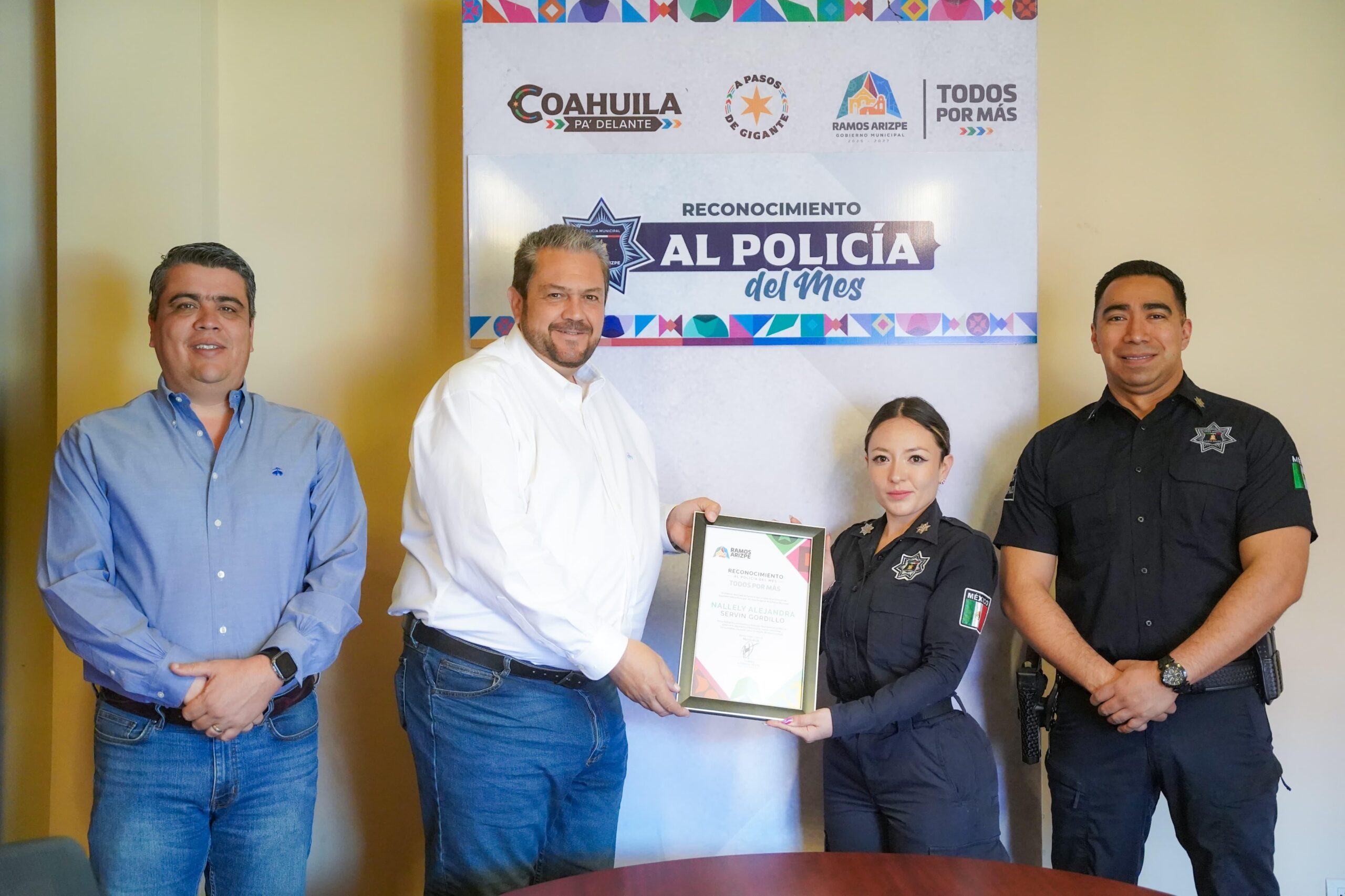 Reconocen a policía del mes en Ramos Arizpe