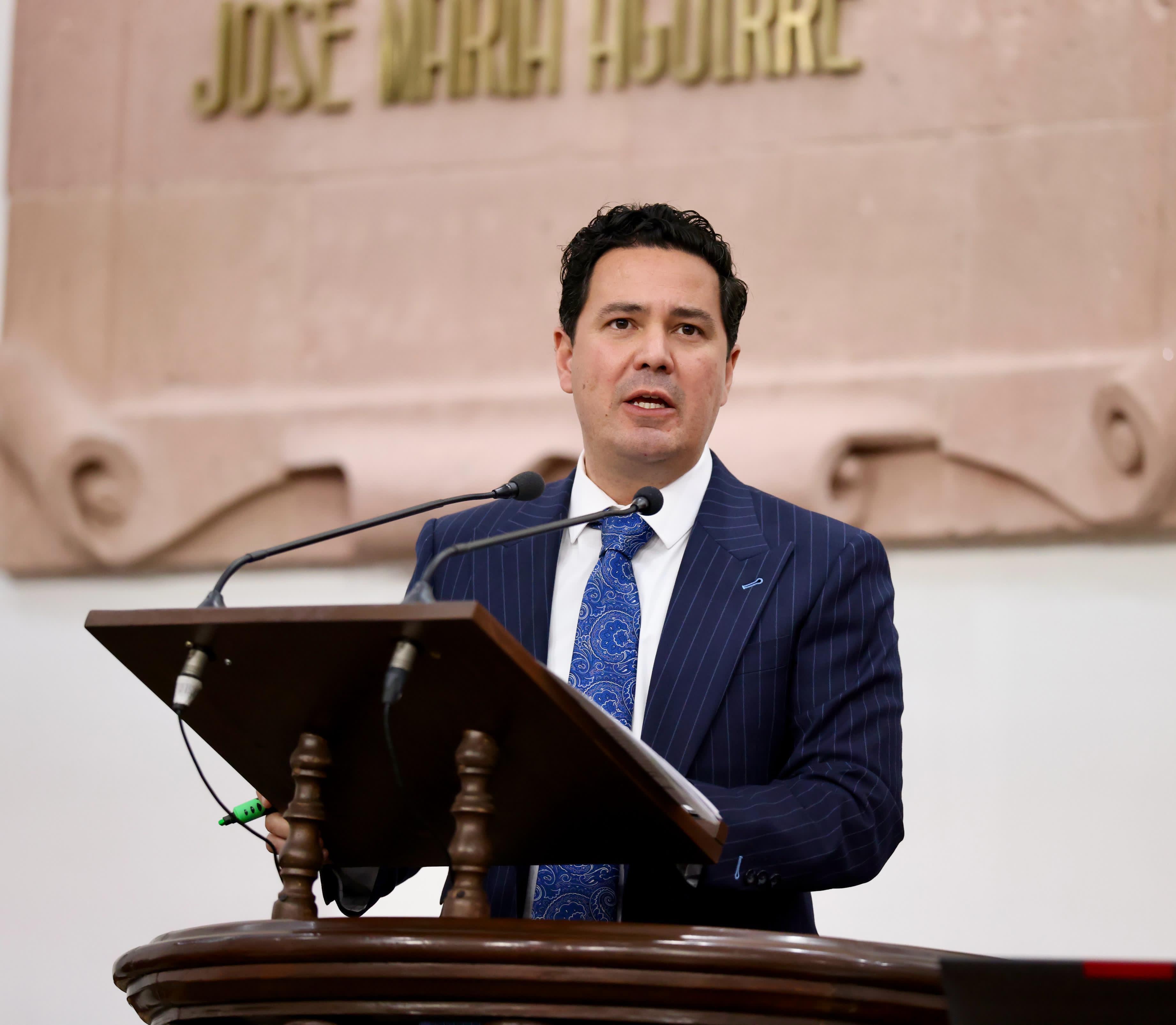 Gerardo Aguado presenta iniciativa para regular reglamentos de fraccionamientos