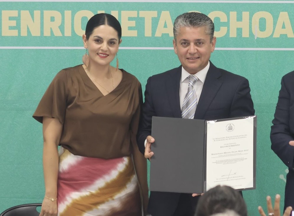 Presenta Congreso edición especial  de la Constitución de Coahuila de 1852