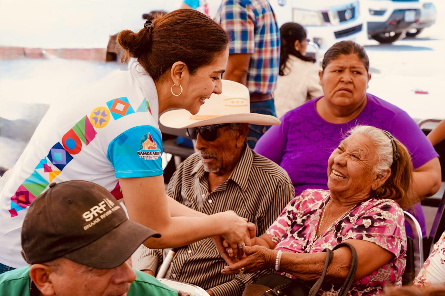 Acercan Manolo y Tomás servicios del Mercadito Pa’ Delante en ejido “Higueras”