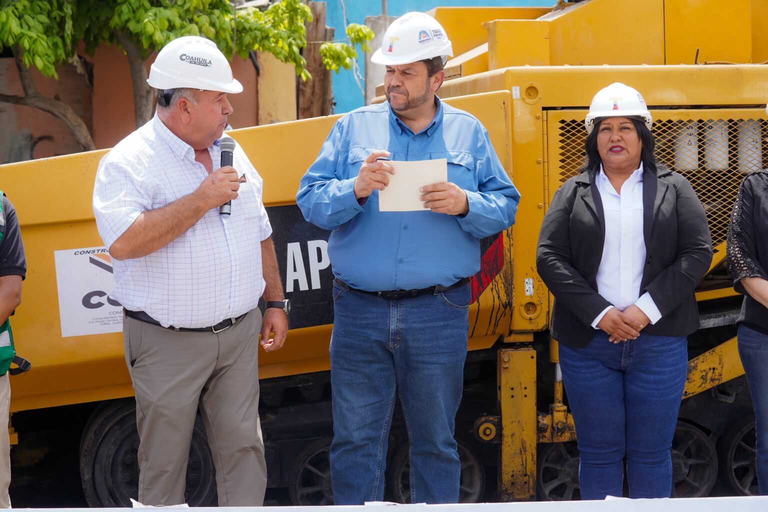 Mejora Tomás con obras las calles de Ramos