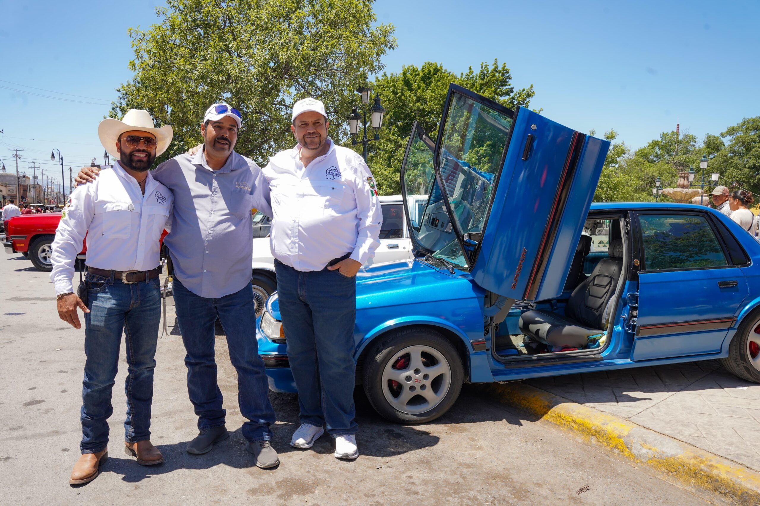 Éxito total la exhibición de autos clásicos y la feria del tamal y pan de pulque en Ramos