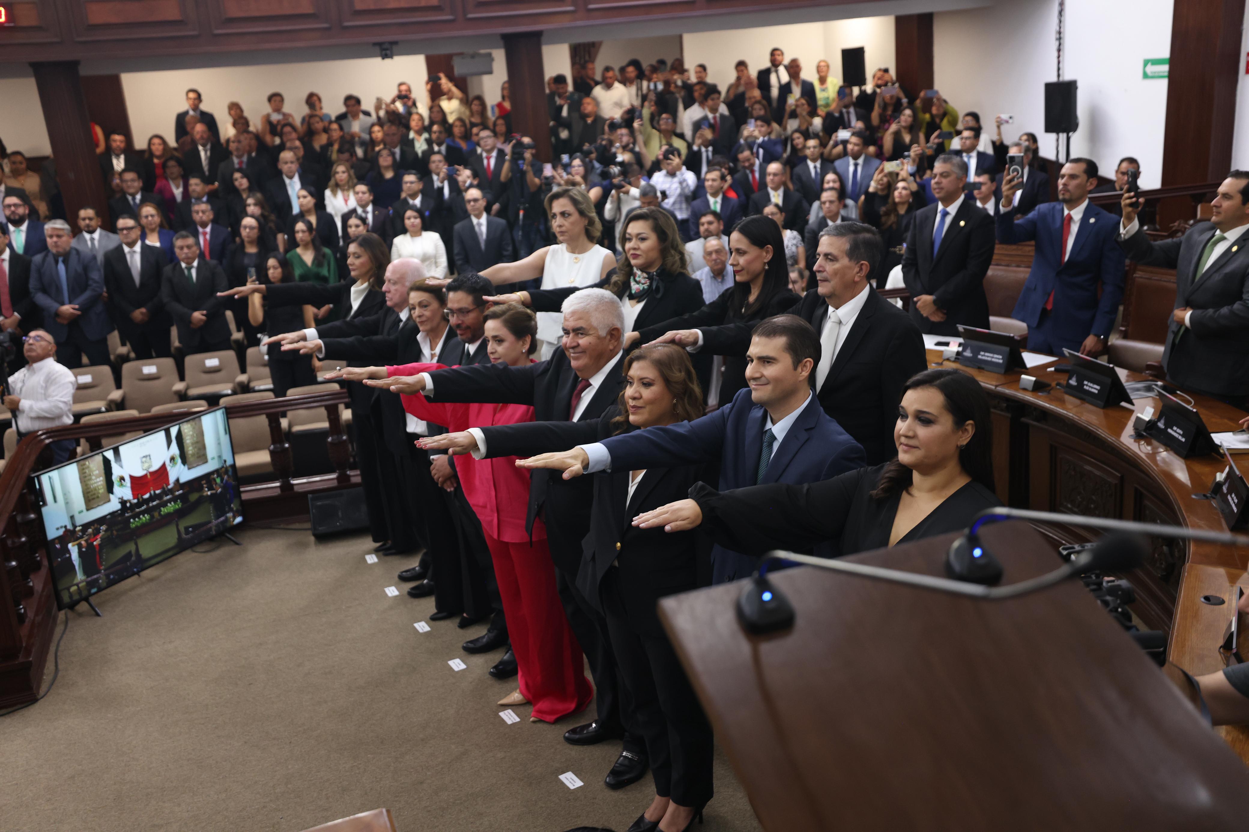 Rinden protesta en el Congreso de Coahuila magistrados y juzgadores del Poder Judicial
