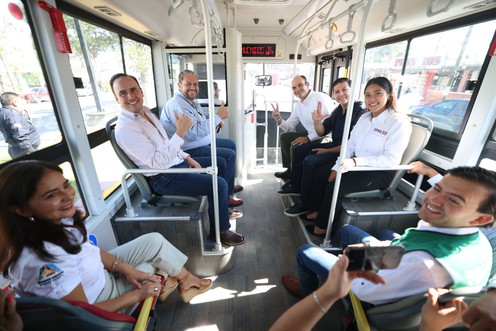 Arrancan Manolo y Tomás la Ruta Estudiantil en Ramos Arizpe; será gratuita para usuarios