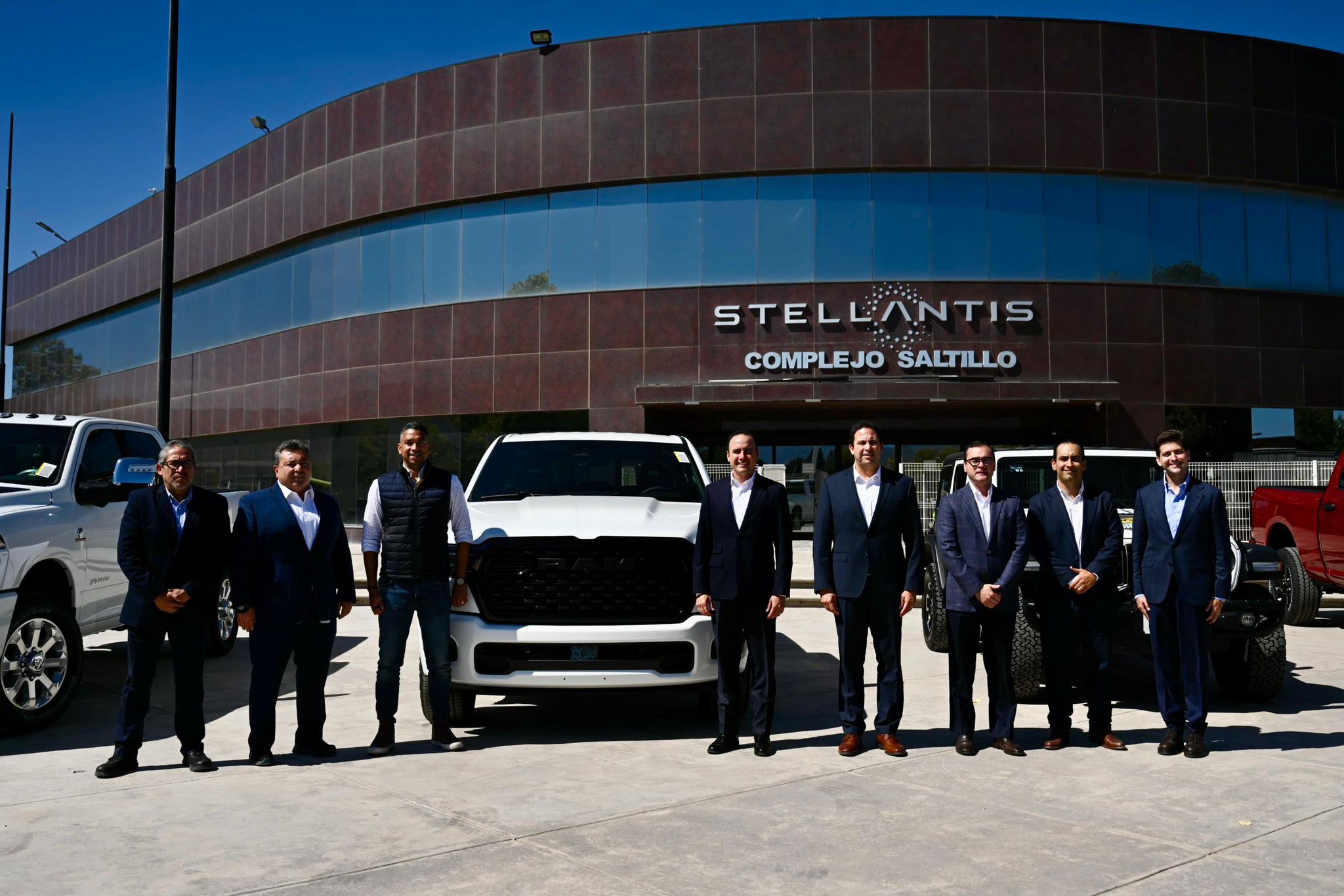 En Coahuila fabricamos las mejores camionetas del mundo: Manolo